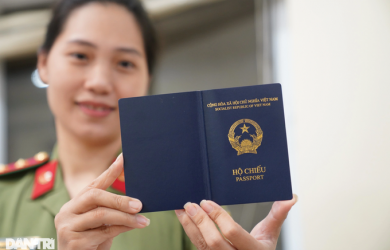 Bộ Công an sẽ bổ sung mục nơi sinh vào hộ chiếu mẫu mới